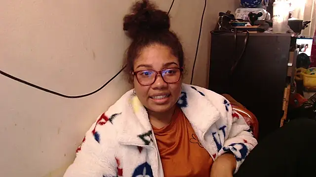 Snapshot of madelene chatting on 03-04-26, 02:28 madelene online show from 03-04-26, 02:28