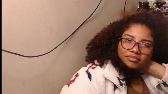 Snapshot of madelene chatting on 03-08-26, 03:10 madelene online show from 03-08-26, 03:10