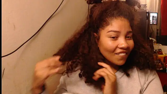 Snapshot of madelene chatting on 03-18-26, 02:37 madelene online show from 03-18-26, 02:37