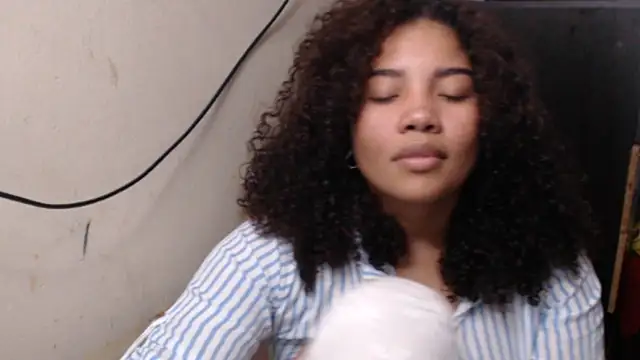 Snapshot of madelene chatting on 04-06-26, 12:08 madelene online show from 04-06-26, 12:08