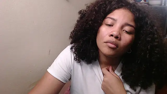 Snapshot of madelene chatting on 04-23-26, 02:46 madelene online show from 04-23-26, 02:46