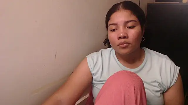 Snapshot of madelene chatting on 04-25-26, 01:19 madelene online show from 04-25-26, 01:19