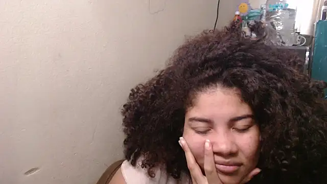 Snapshot of madelene chatting on 06-05-26, 03:02 madelene online show from 06-05-26, 03:02