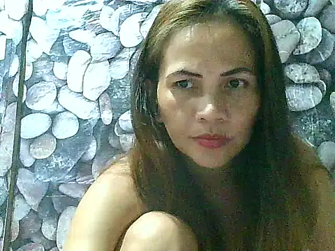 Snapshot of Urwildestangelfire_19 chatting on 05-08-26, 01:38 Urwildestangelfire 19 online show from 05-08-26, 01:38