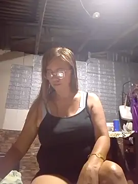 Snapshot of SexyHottMom chatting on 10-27-25, 12:09 SexyHottMom online show from 10-27-25, 12:09