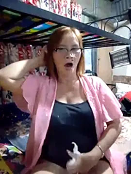Snapshot of SexyHottMom chatting on 08-08-26, 03:47 SexyHottMom online show from 08-08-26, 03:47