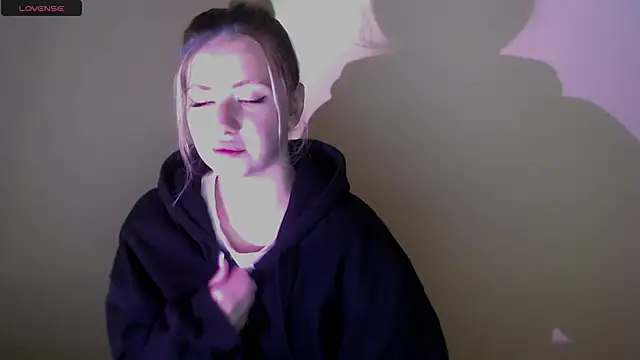 AliceHotty  online show from 09-26-25, 06:39