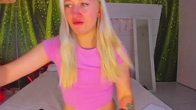 HollyTailors online show from 10-13-25, 05:40