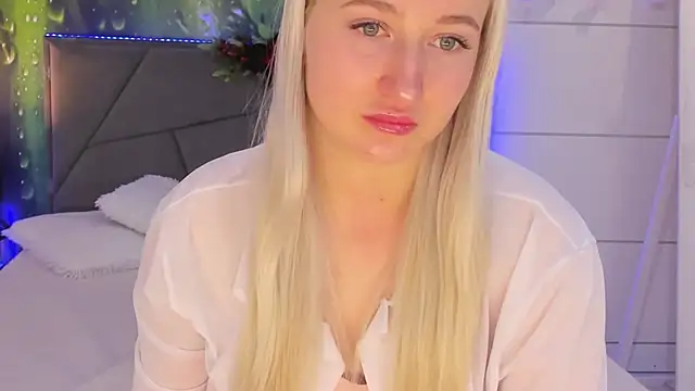 HollyTailors online show from 01-15-26, 06:51