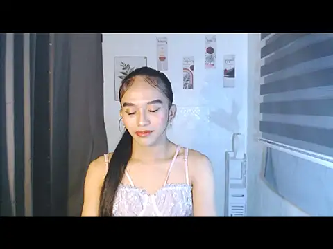 LauraSoHot online show from 09-13-25, 01:44