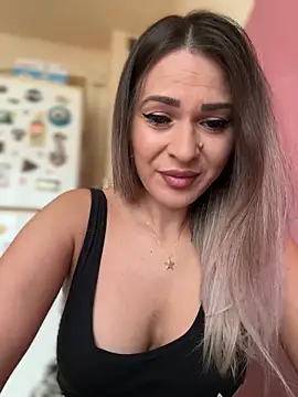 iSelena online show from 09-26-25, 05:55