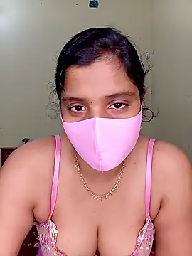 Rose-luckey online show from 01-18-26, 02:37