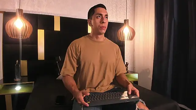 Lucio  Fox online show from 05-08-26, 11:37