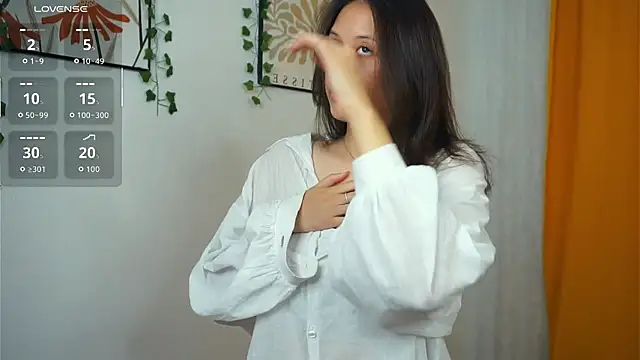 Snapshot of BeckyBurgh chatting on 10-12-25, 06:07 BeckyBurgh online show from 10-12-25, 06:07