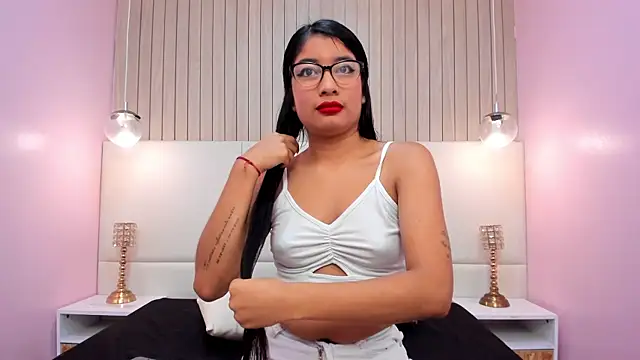 MelanyWayne  online show from 05-04-26, 05:53
