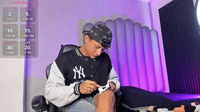  Leohot  online show from 10-23-25, 03:50