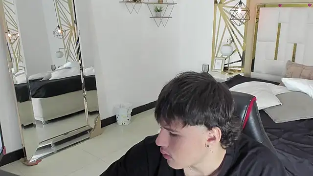 SEXYBOY VC online show from 10-20-25, 01:11