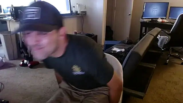 Snapshot of TypicalDepot5 chatting on 10-04-25, 12:14 TypicalDepot5 online show from 10-04-25, 12:14