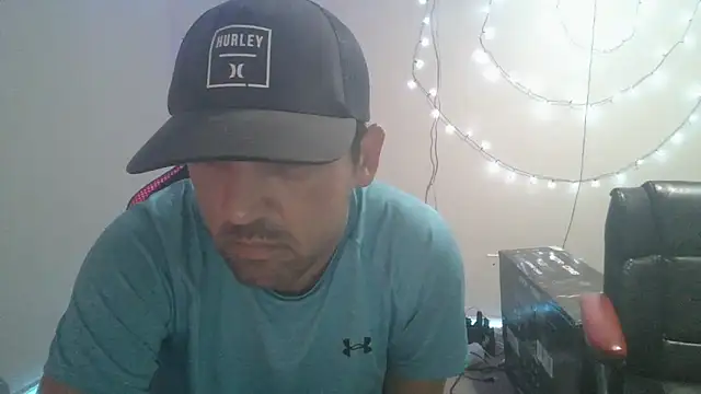 Snapshot of TypicalDepot5 chatting on 10-29-25, 01:41 TypicalDepot5 online show from 10-29-25, 01:41