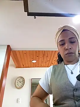 IVONNE COLLINS33 online show from 09-16-25, 04:08