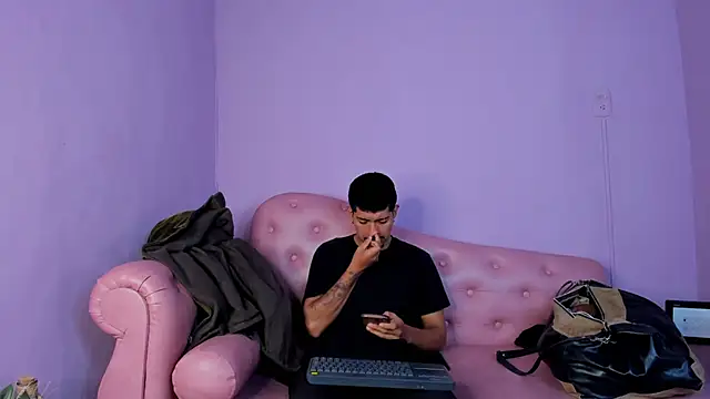 Snapshot of AxelAndJeremy chatting on 09-14-25, 03:16 AxelAndJeremy online show from 09-14-25, 03:16