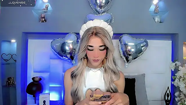 Snapshot of Ariia-janee chatting on 02-14-26, 05:15 Ariia-janee online show from 02-14-26, 05:15