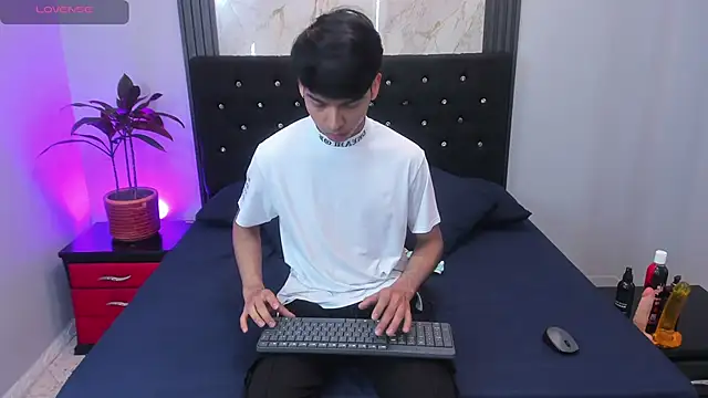 OnlyJos online show from 10-05-25, 01:20