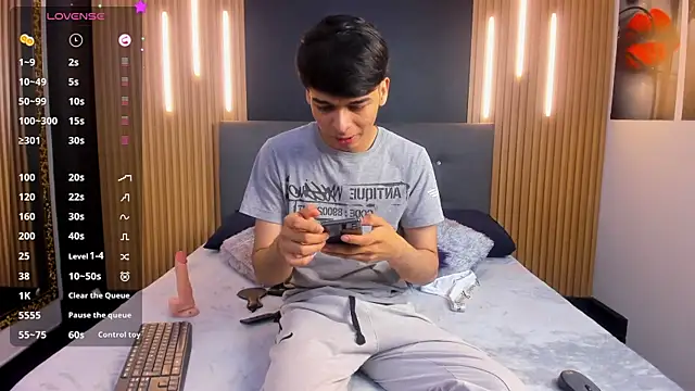 OnlyJos online show from 10-20-25, 07:47