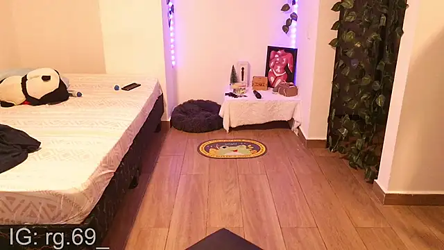 Strangehuman666 online show from 05-22-26, 10:37