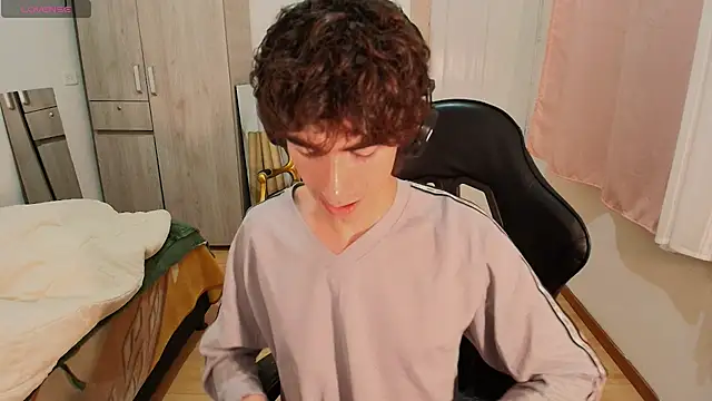Snapshot of Nude_Boy18 chatting on 09-13-25, 04:23 Nude Boy18 online show from 09-13-25, 04:23