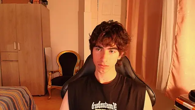 Nude Boy18 online show from 09-23-25, 03:20