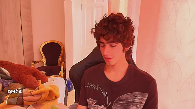 Nude Boy18 online show from 10-03-25, 04:26