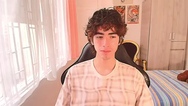 Nude Boy18 online show from 10-17-25, 04:42