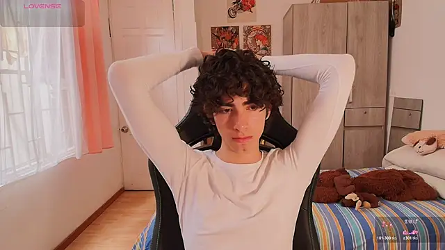 Nude Boy18 online show from 05-05-26, 07:00