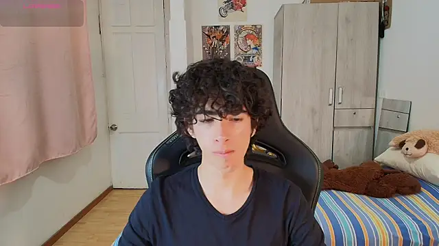 Nude Boy18 online show from 05-10-26, 12:16