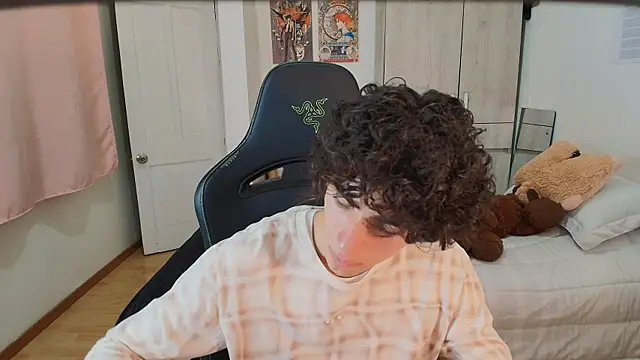 Nude Boy18 online show from 05-11-26, 11:46