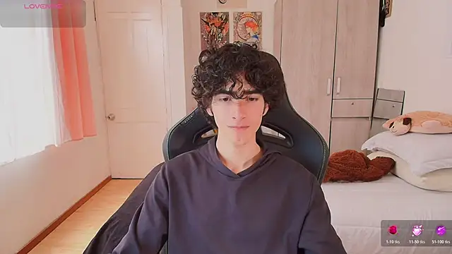 Nude Boy18 online show from 05-16-26, 06:39