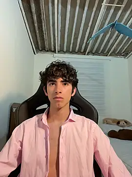 Snapshot of Nude_Boy18 chatting on 06-10-26, 05:28 Nude Boy18 online show from 06-10-26, 05:28