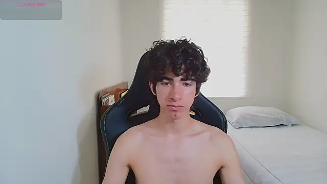 Snapshot of Nude_Boy18 chatting on 06-11-26, 09:46 Nude Boy18 online show from 06-11-26, 09:46