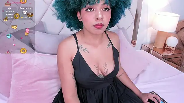 Snapshot of momo_ayasse chatting on 09-12-25, 09:15 momo ayasse online show from 09-12-25, 09:15