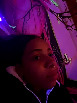 yumi hanna online show from 09-21-25, 12:23