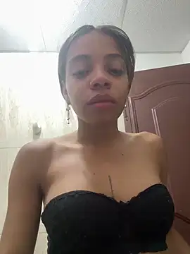 Snapshot of yumi_hanna chatting on 03-16-26, 04:40 yumi hanna online show from 03-16-26, 04:40