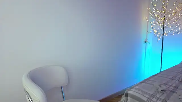 Little mia   online show from 02-22-26, 10:41