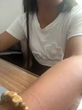 Snapshot of Pilipinalyn23 chatting on 07-29-26, 03:04 Pilipinalyn23 online show from 07-29-26, 03:04