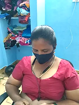 Snapshot of Tamil_Sweety chatting on 09-11-25, 04:51 Tamil Sweety online show from 09-11-25, 04:51