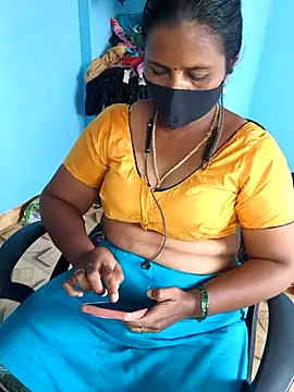 Snapshot of Tamil_Sweety chatting on 09-12-25, 05:07 Tamil Sweety online show from 09-12-25, 05:07