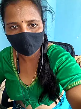 Snapshot of Tamil_Sweety chatting on 09-18-25, 09:33 Tamil Sweety online show from 09-18-25, 09:33