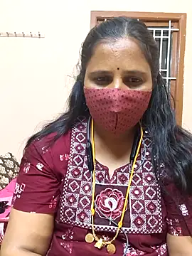 Snapshot of Tamil_Sweety chatting on 11-14-25, 06:28 Tamil Sweety online show from 11-14-25, 06:28