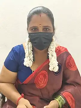 Snapshot of Tamil_Sweety chatting on 08-08-26, 05:59 Tamil Sweety online show from 08-08-26, 05:59