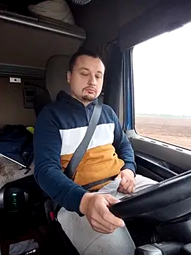 Amberdual online show from 10-28-25, 06:28